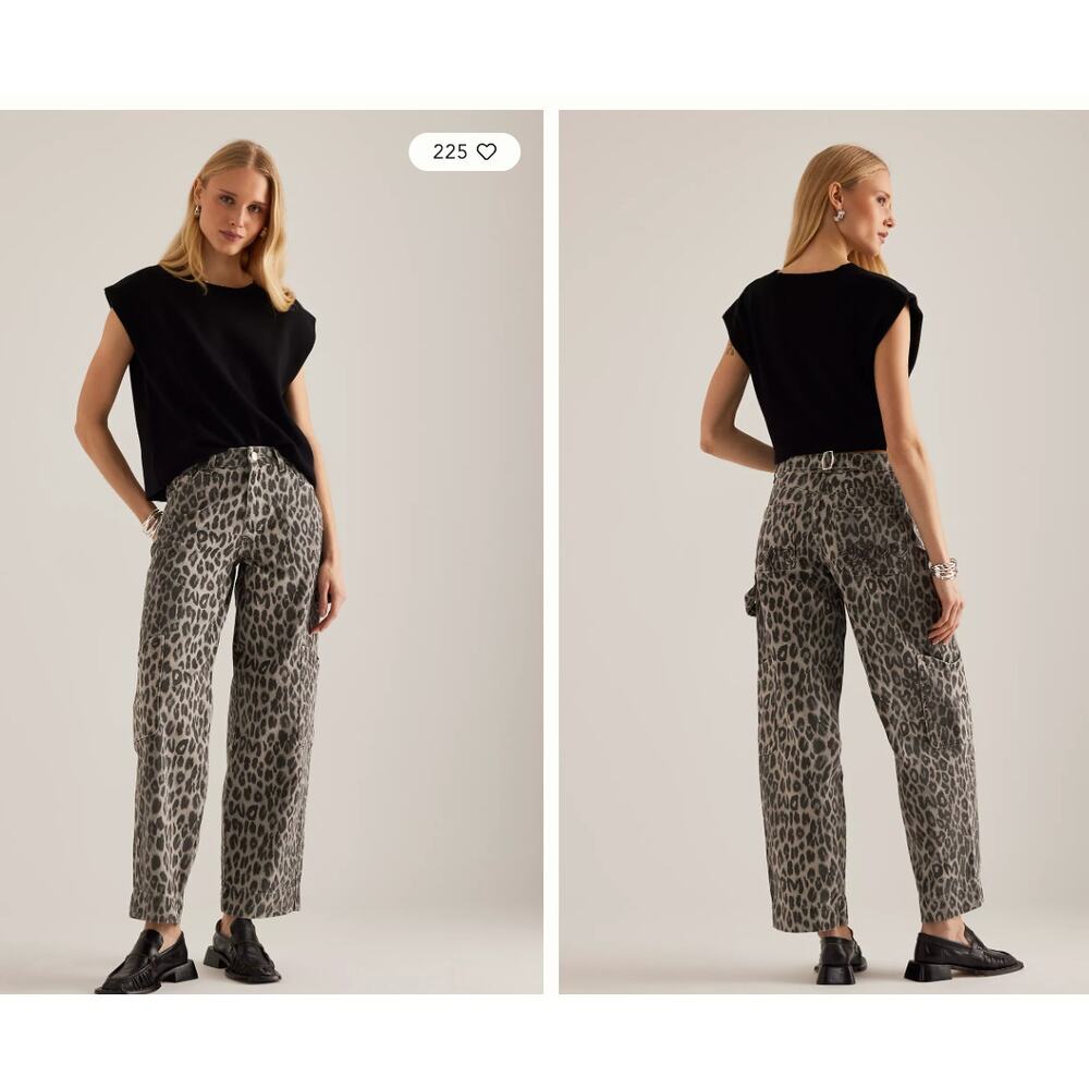 Straight Leg Women's Jeans in Gray Leopard Print